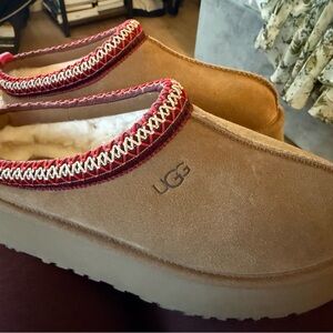 UGG Women's Beige Slippers with Red Trim